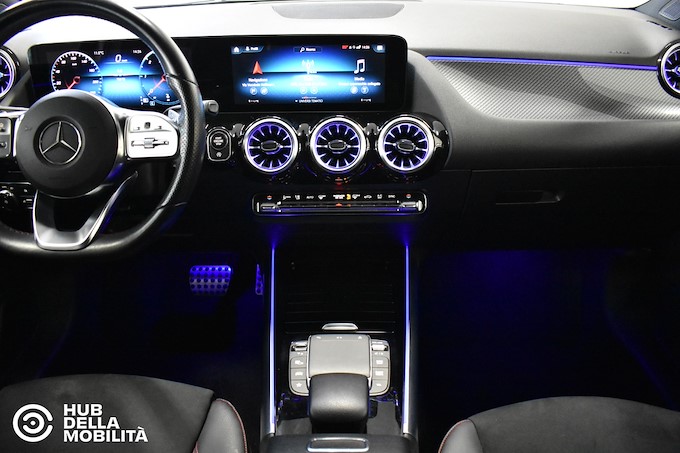 MERCEDES-BENZ GLA 200 d Automatic Premium